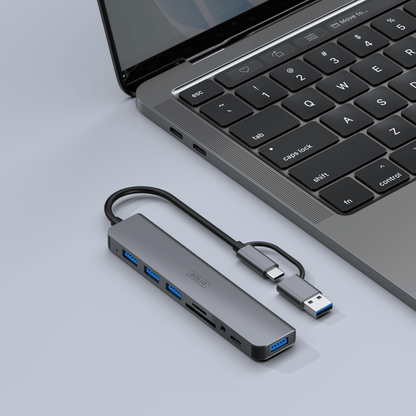 Rolio USB C Hub - 4x USB-A - USB-C - 3.5mm Aux - SD/TF kaartlezers - Inclusief Converter